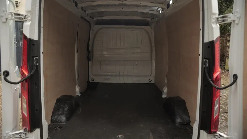 MAXUS E DELIVER 9 MWB ELECTRIC FWD 150kW High Roof Van 77kWh Auto