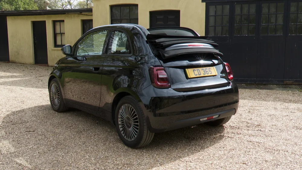 Fiat 500 ELECTRIC CABRIO SPECIAL EDITIONS 87kW Red 42kWh 2dr Auto