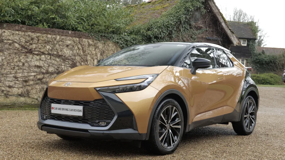 Toyota C-HR HATCHBACK 1.8 Hybrid Design 5dr CVT [Bi-tone]