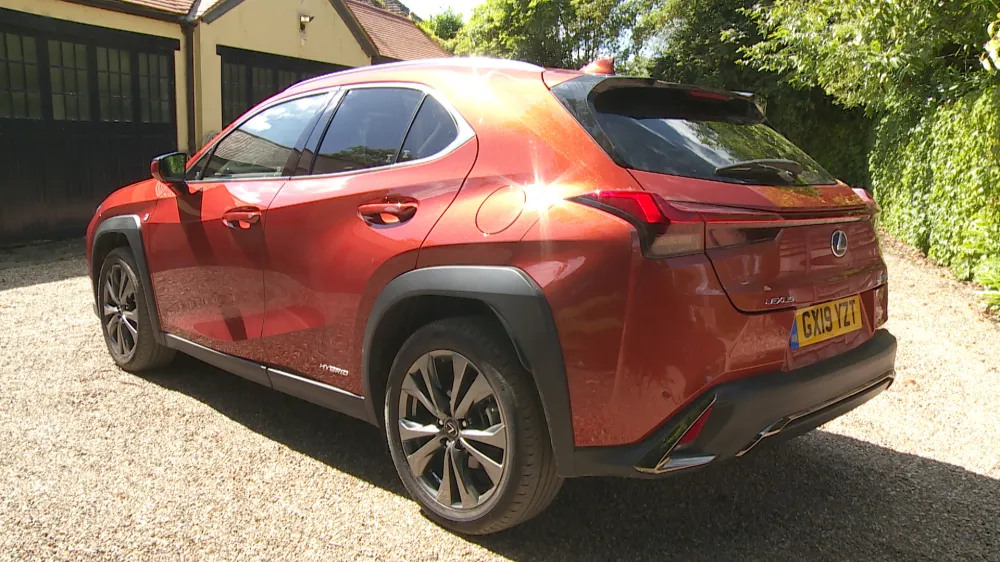 2025 Lexus UX review